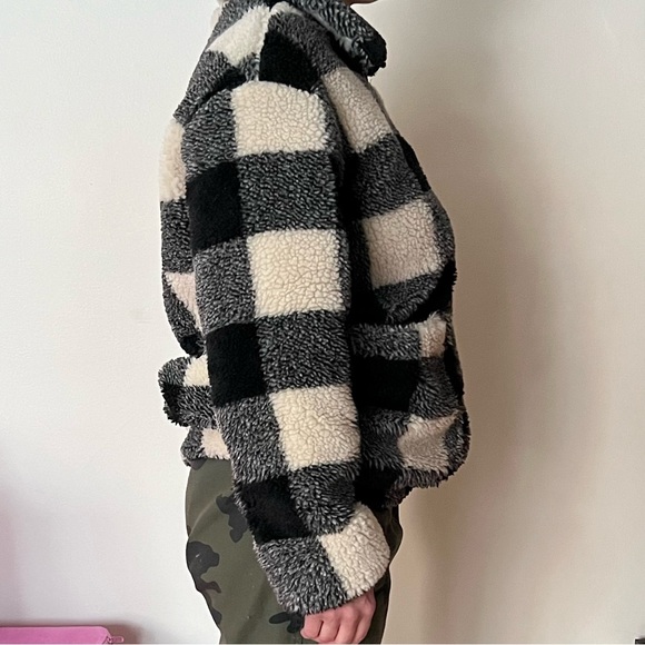 American Eagle Sherpa Teddy checkered plaid jacket - Picture 2 of 5